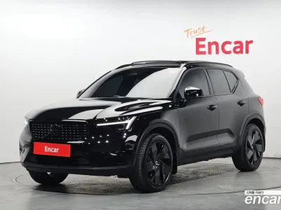 2025 Volvo XC40 B4 Black Edition, фото 1, лот 10127522