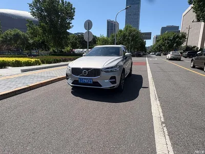 2024 Volvo XC60 B5 AWD Zhiyi Luxury Edition, фото 1, лот 10363919