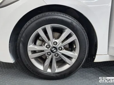 2017 Hyundai AVANTE 1.6 GDI Smart, фото 4, лот 10113488