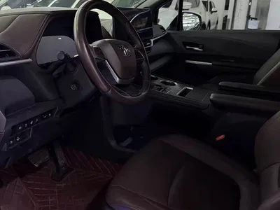 2023 Toyota Sienna 2.5L Hybrid Platinum Edition, фото 4, лот 11548279