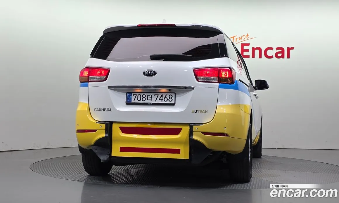 2017 Kia Canival 6-seater Wheelchair lift, фото 4, лот 11197527