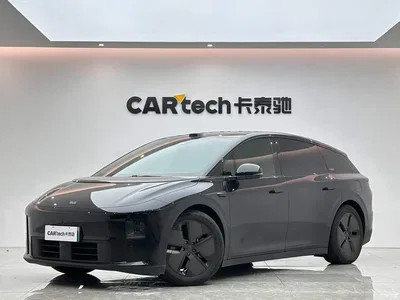 2025 Li Auto i6 2WD Base Model, фото 1, лот 10445958