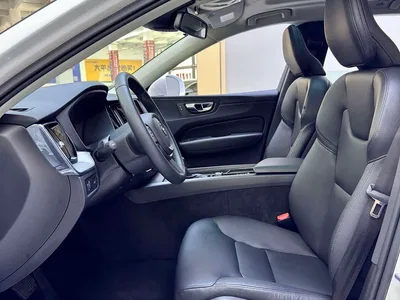 2021 Volvo XC60 T5 AWD Momentum, фото 3, лот 10670771