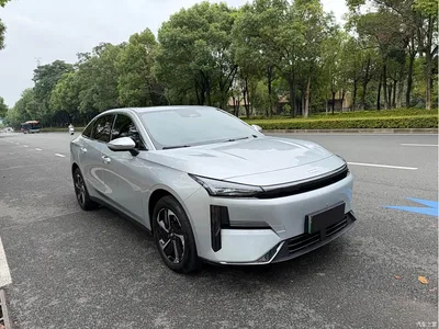 2025 Geely Galaxy Galaxy L6 EM-i 140km Voyage Edition, фото 3, лот 10432341