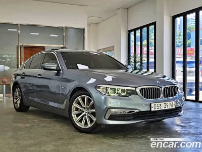 2018 BMW 5-Series 520i Luxury, фото 1, лот 10145581
