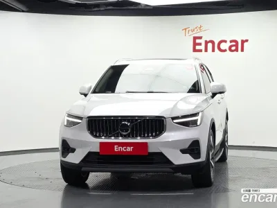 2023 Volvo XC40 B4 Ultimate Bright, фото 3, лот 10196647