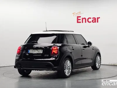 2022 Mini Cooper 5-Door Classic Plus, фото 2, лот 10095578
