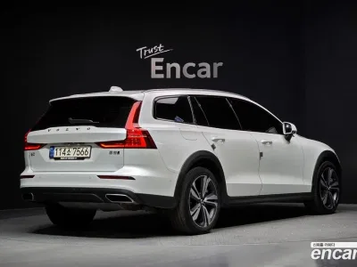 2021 Volvo V60 B5 Pro AWD, фото 2, лот 10129276