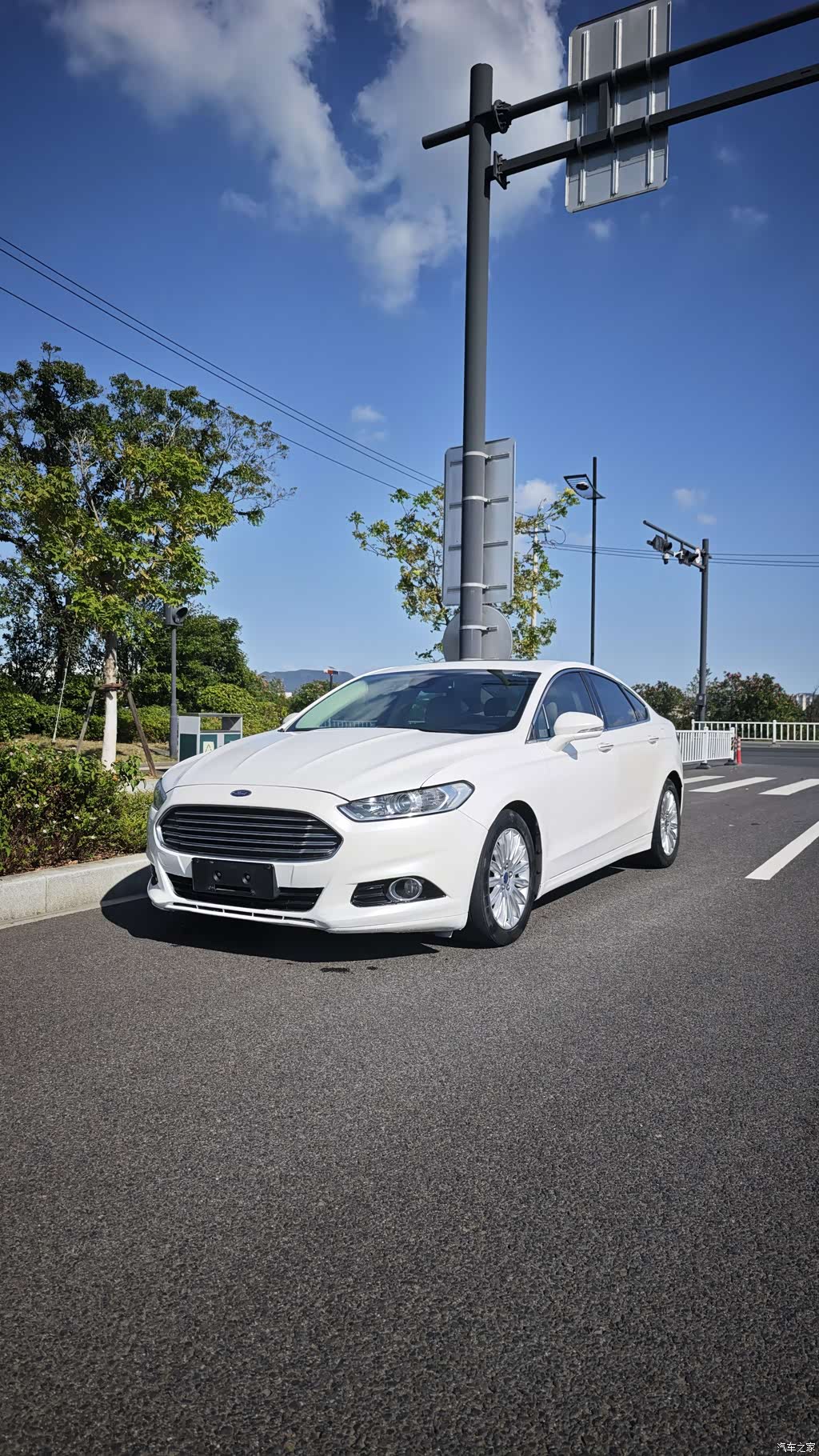 2013 Ford Mondeo 2.0L GTDi200 Fashion, фото 1, лот 11218709