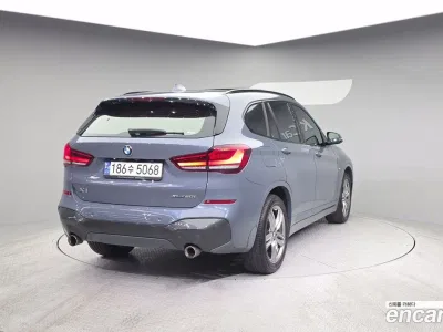 2022 BMW X1 xDrive 20i M Sport, фото 2, лот 11210193