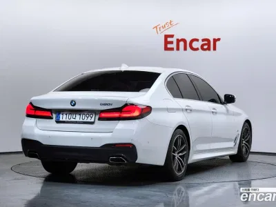 2022 BMW 5-Series 520i M Sport, фото 2, лот 10107881