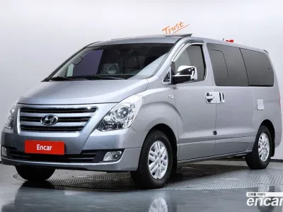 2017 Hyundai Starex 12-Seater Wagon, фото 1, лот 10763399