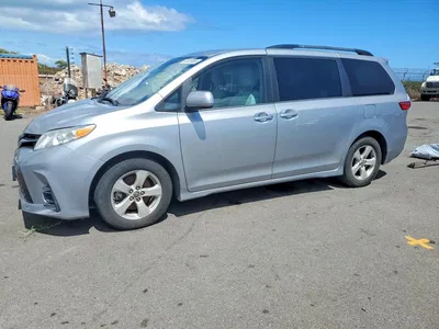 2018 TOYOTA SIENNA LE, фото 1, лот 10540895