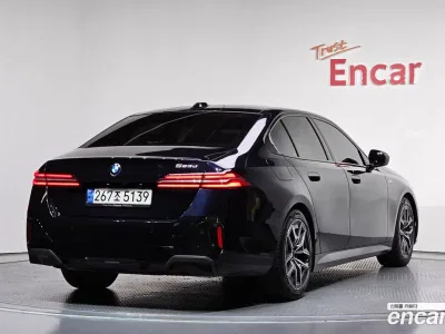 2024 BMW 5-Series 523d M Sport, фото 1, лот 10067563