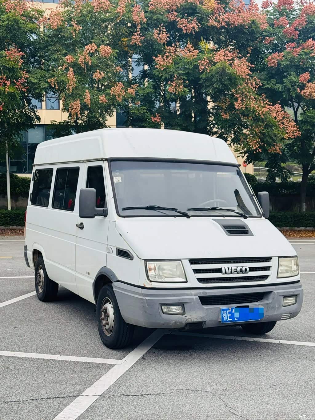 2012 Iveco Daily 2.5T-A35 Logistics Edition 1 Medium Roof, фото 3, лот 11180971