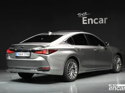 2026 Lexus ES 300h Executive, фото 2, лот 10159824