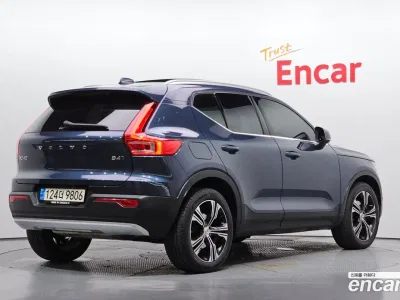 2022 Volvo XC40 B4 Inscription, фото 2, лот 10217105