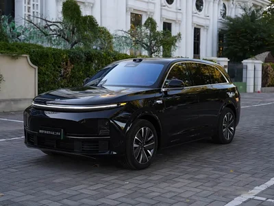 2025 Li Auto L7 Max Smart Renewal Edition, фото 1, лот 11550105
