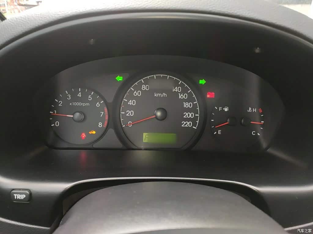 2011 Hyundai H-1 Grand Starex 2.4L Comfort Edition, фото 4, лот 10376529