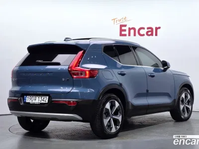 2023 Volvo XC40 B4 Ultimate Bright, фото 2, лот 10124855