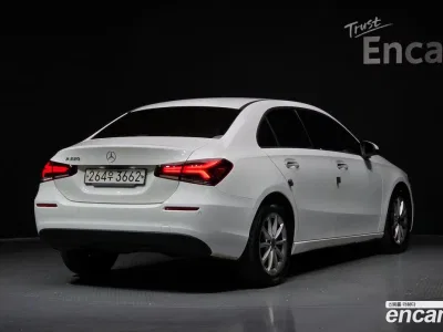 2020 Mercedes-Benz A-Class A220 Sedan, фото 1, лот 10039675