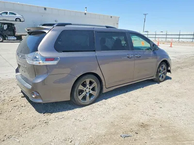 2016 TOYOTA SIENNA SE, фото 3, лот 10551971