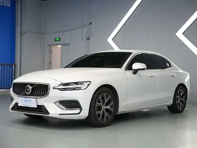 2023 Volvo S60 B4 Smart Comfort Luxury Edition, фото 1, лот 10365843