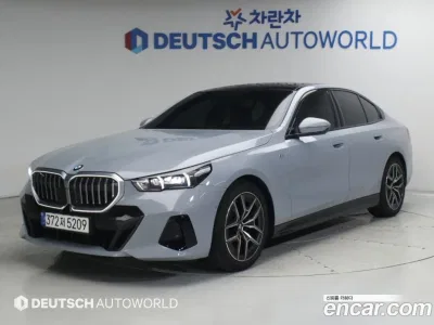2024 BMW 5-Series 520i M Sport, фото 1, лот 10213039