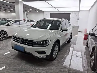 2018 Volkswagen Tiguan L 330TSI Automatic 2WD Trend Edition, фото 1, лот 10462911
