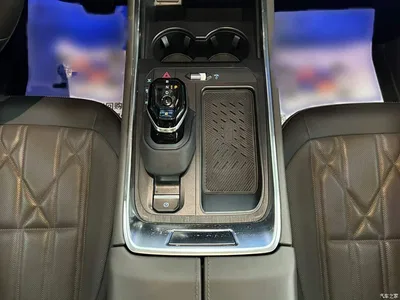 2025 Ford Edge L 2.0T EcoBoost E Hybrid AWD 7-seater Premium, фото 4, лот 10282048