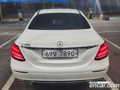 2019 Mercedes-Benz E-Class E300 Avantgarde, фото 4, лот 10170442