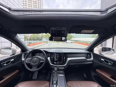 2021 Volvo XC60 T5 AWD Momentum, фото 4, лот 11201549