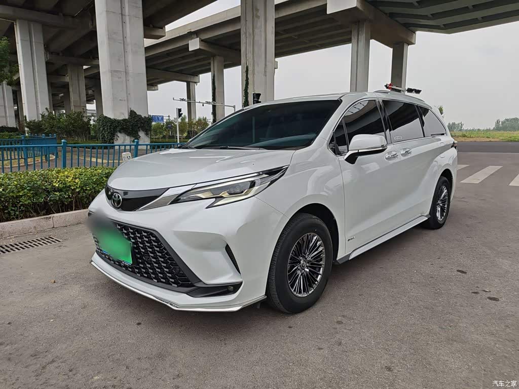 2024 Toyota Granvia 2.5L Hybrid Comfort, фото 1, лот 11221242
