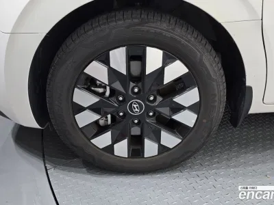 2025 Hyundai Staria 4WD Lounge 7-Seater, фото 4, лот 10063875