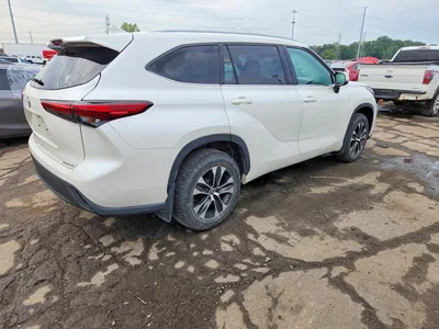 2021 TOYOTA HIGHLANDER XLE, фото 3, лот 10500579