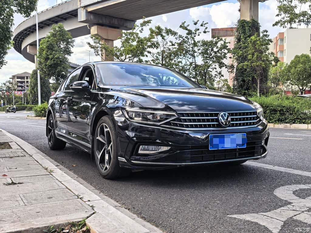 2023 Volkswagen Magotan Model 2 Million Commemorative Edition 330TSI DSG Luxury, фото 3, лот 11206576