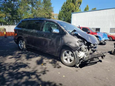 2017 TOYOTA SIENNA LE, фото 4, лот 10535817