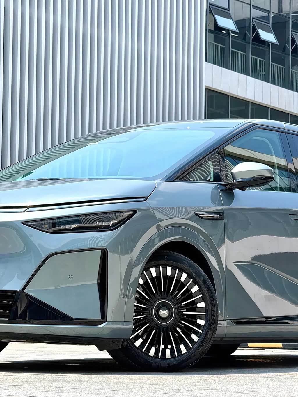 2025 XPeng X9 Extended Range Edition, фото 2, лот 11220617