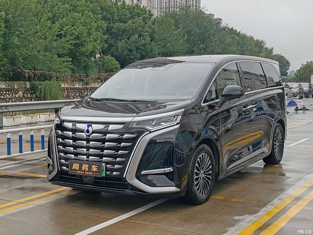 2022 Denza D9 DM-i 970 AWD Flagship, фото 1, лот 11195438