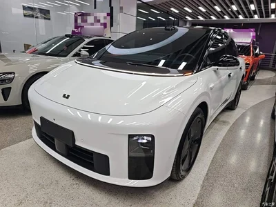 2025 Li Auto i6 2WD Base Model, фото 1, лот 10447435