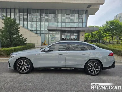 2025 BMW 5-Series 520i M Sport, фото 3, лот 10179200