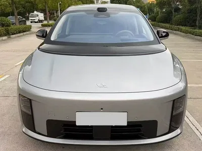 2025 Li Auto Li i8 Standard Edition, фото 2, лот 10829950