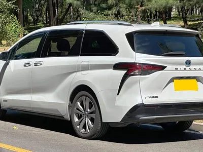 2024 Toyota Sienna 2.5L Hybrid Premium Edition, фото 3, лот 10377607