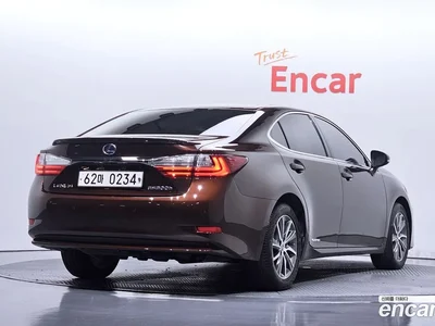 2017 Lexus ES 300h Supreme, фото 2, лот 10208231