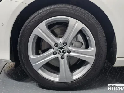 2017 Mercedes-Benz E-Class E220d 4MATIC Avantgarde, фото 4, лот 10056289
