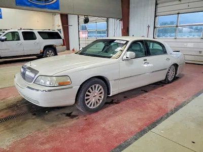 2003 LINCOLN TOWN CAR EXECUTIVE, фото 1, лот 10970222