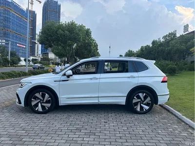 2023 Volkswagen Tiguan L Facelift 330TSI Auto FWD R-Line Premium, фото 4, лот 10462303