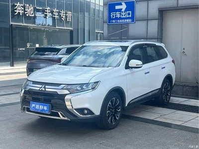 2020 Mitsubishi Outlander 2.4L 4WD Luxury 5-seater, фото 1, лот 10339419