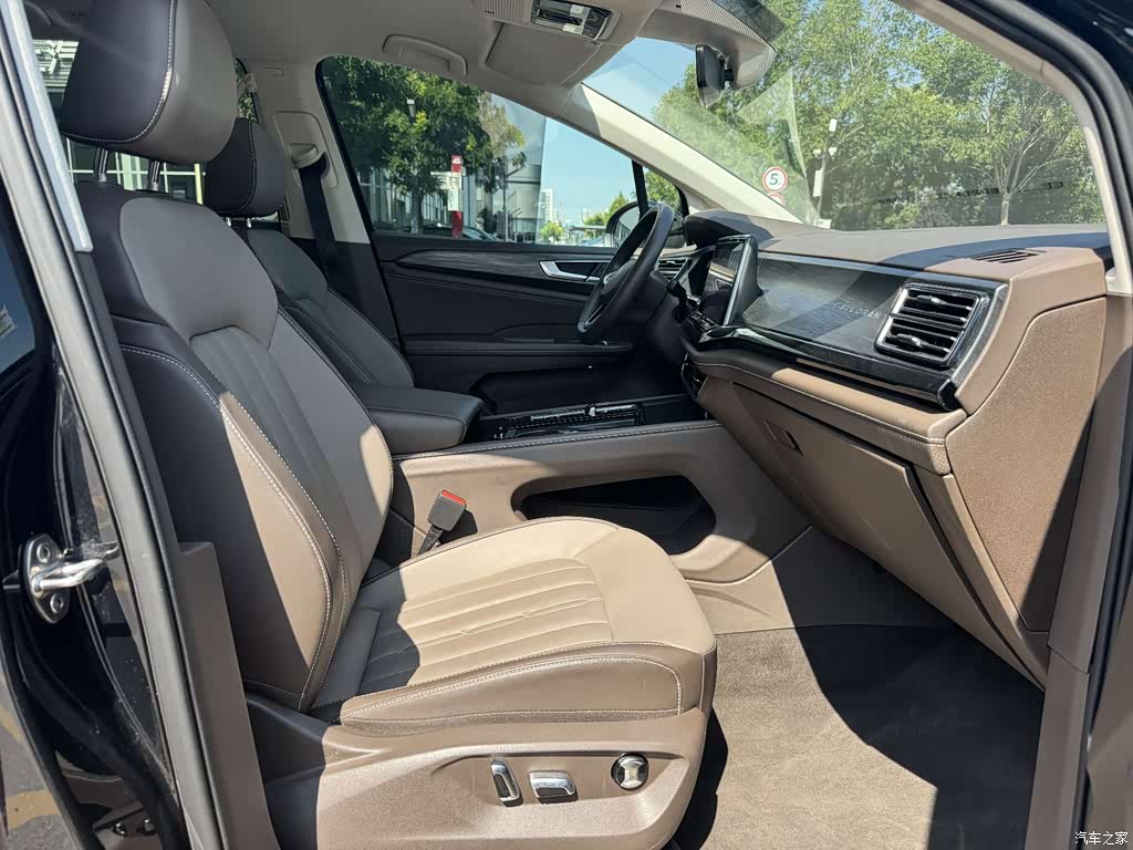 2024 Volkswagen Viloran 330TSI Luxury Edition, фото 3, лот 11219465