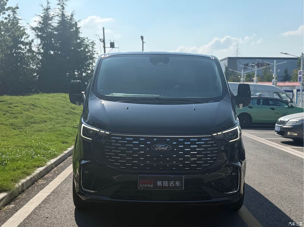 2024 Ford Tourneo Model 2.0T Auto Supreme Plus Edition, фото 2, лот 10416125